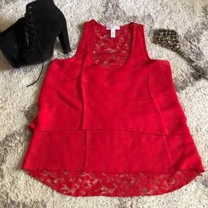 Red sleeveless top w/ lace rose design in the back